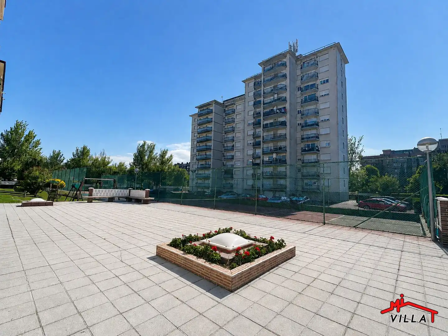 Vista exterior de Piso en venta en Laredo con Calefacción y Terraza