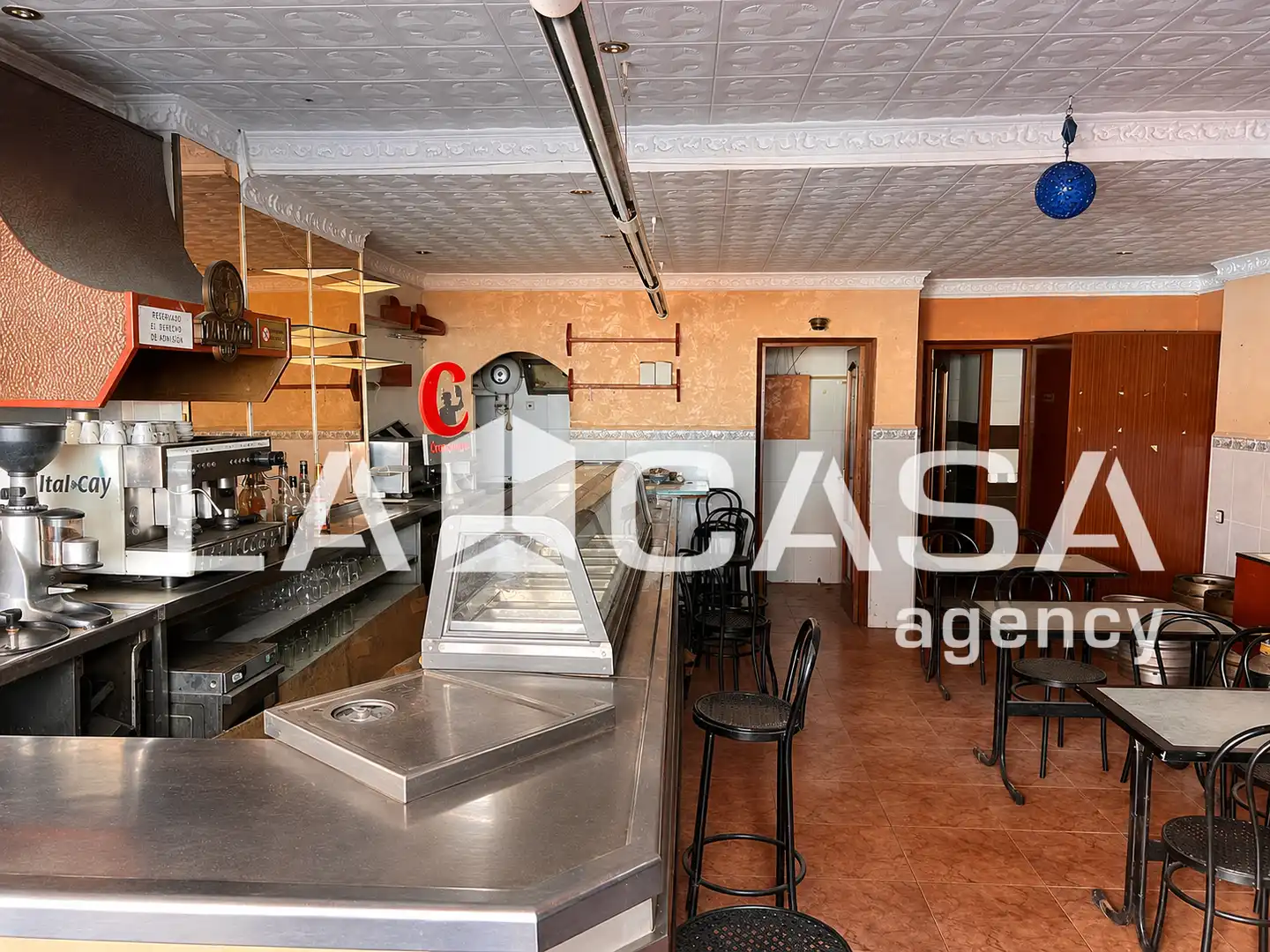 Local comercial en venda a Nou Barris, imagen 2