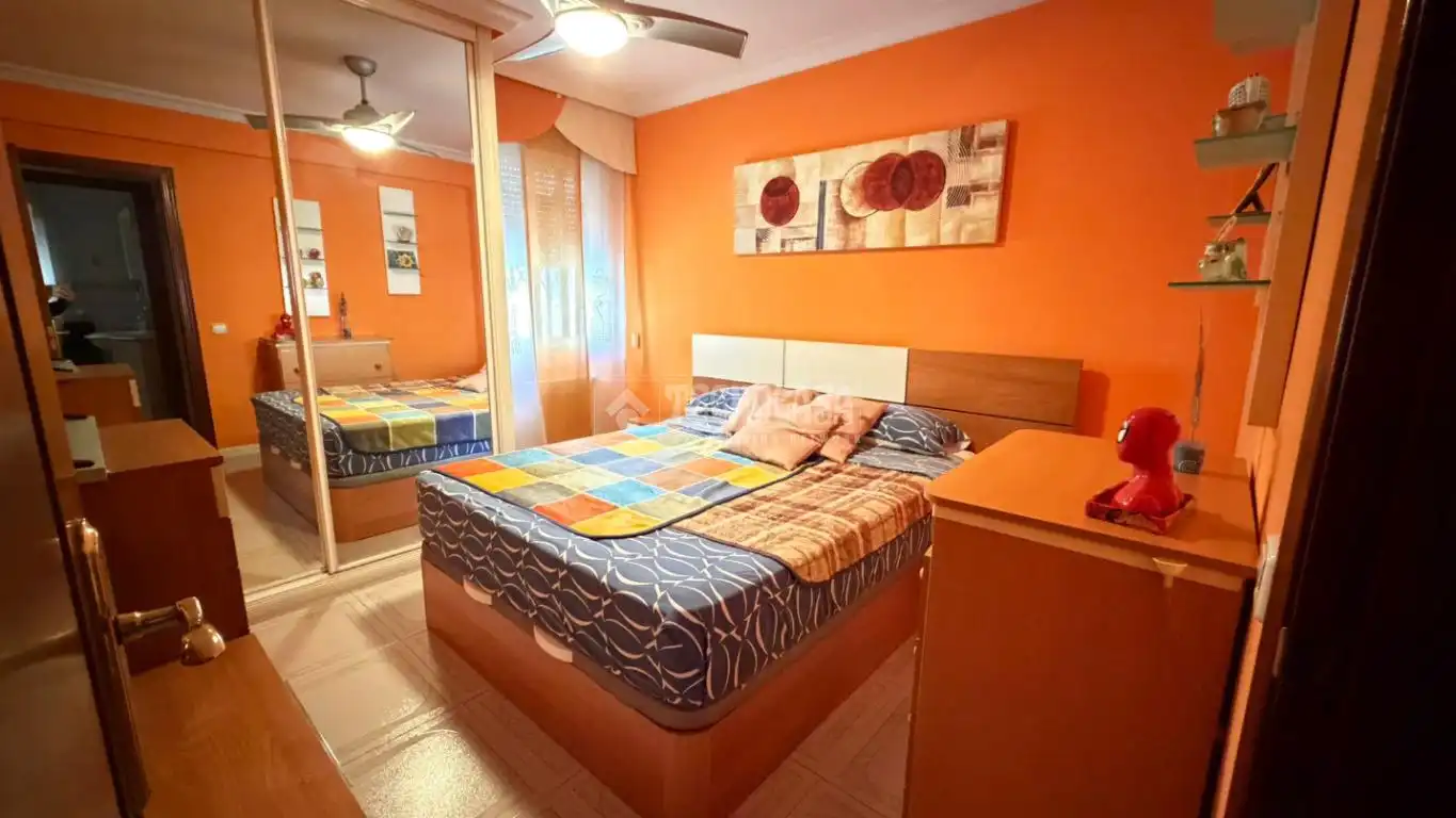 Habitación de Piso en venta en Parla con Calefacción