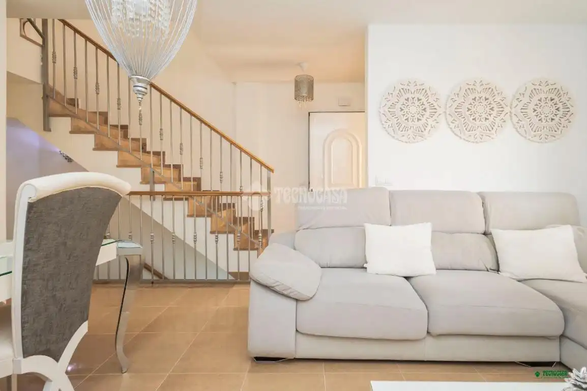 Semi-detached house with terrace for sale in Vera Ciudad, imagen 3