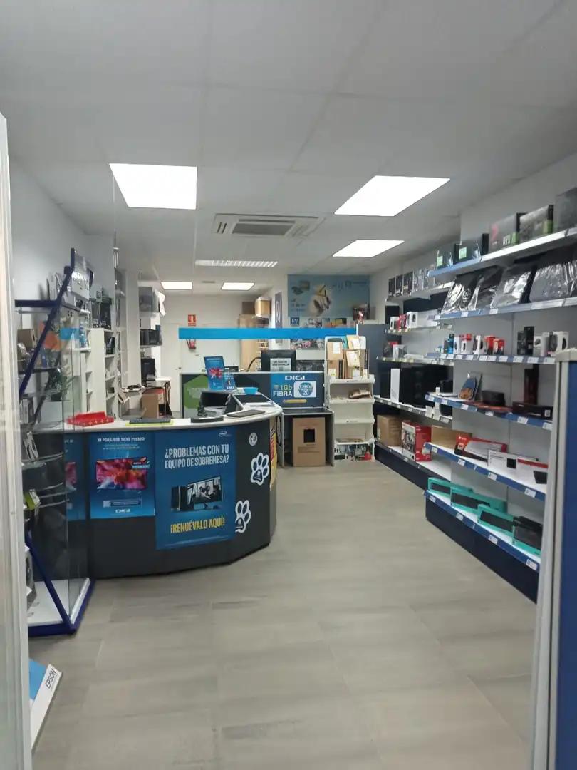 Commercial properties for sale in Carrer del Doctor Ferran, 17, La Gavarra