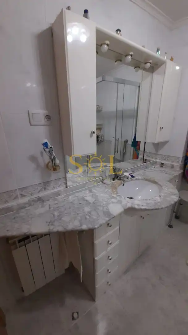 Wohnung zur Miete in Calle León Martín Granizo, La Lastra