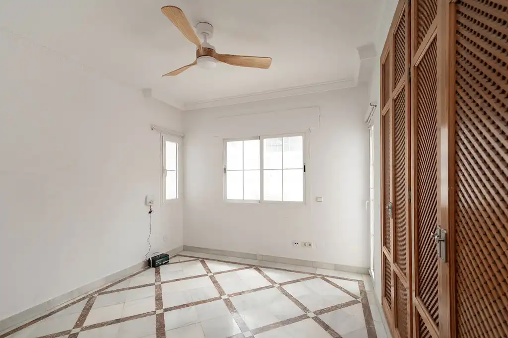 Habitación de Dúplex en venta en Marbella con Piscina