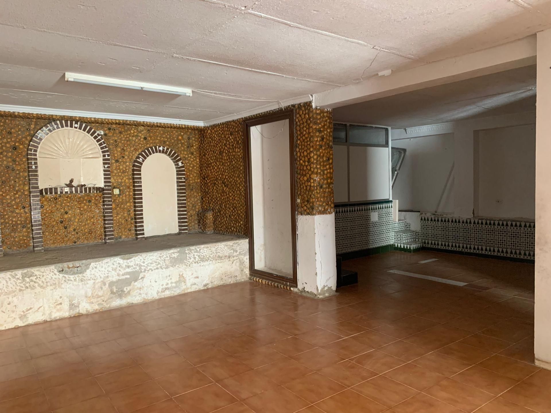 Premises for sale in San Fernando