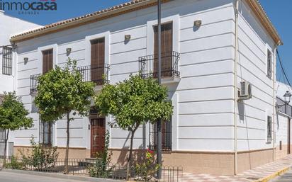 Vista exterior de Casa o xalet en venda en Valderrubio amb Aire condicionat, Terrassa i Piscina