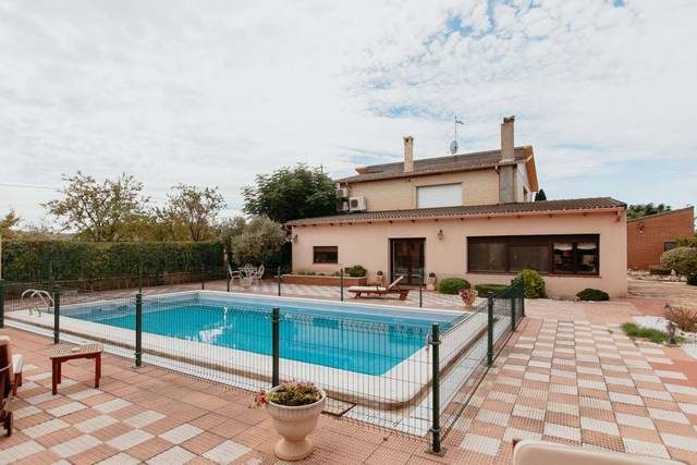 Casa-chalet en Venta en Calle Pío Baroja, 79 en San Mateo de Gállego