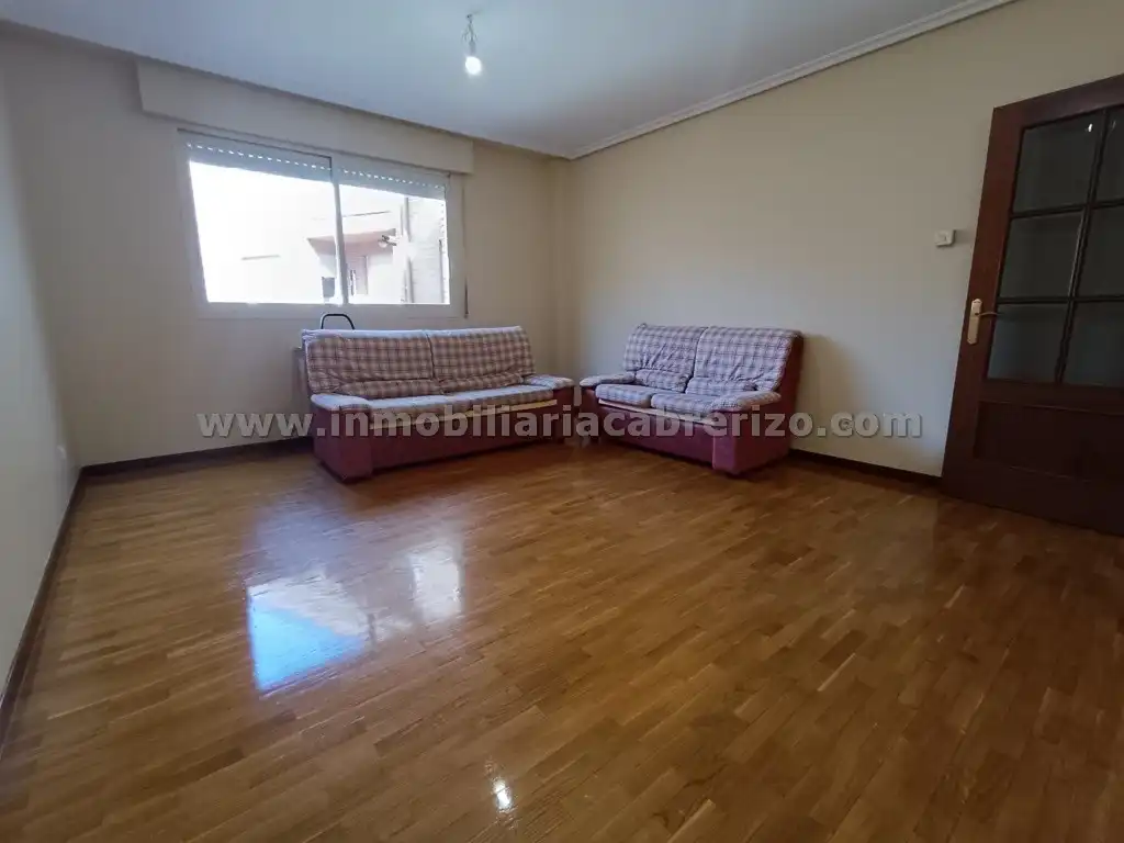 Sala de estar de Apartamento en venta en Lardero con Calefacción, Parquet y Terraza
