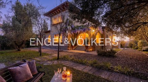 Exclusiva vivienda de época con casa independiente y gran jardín