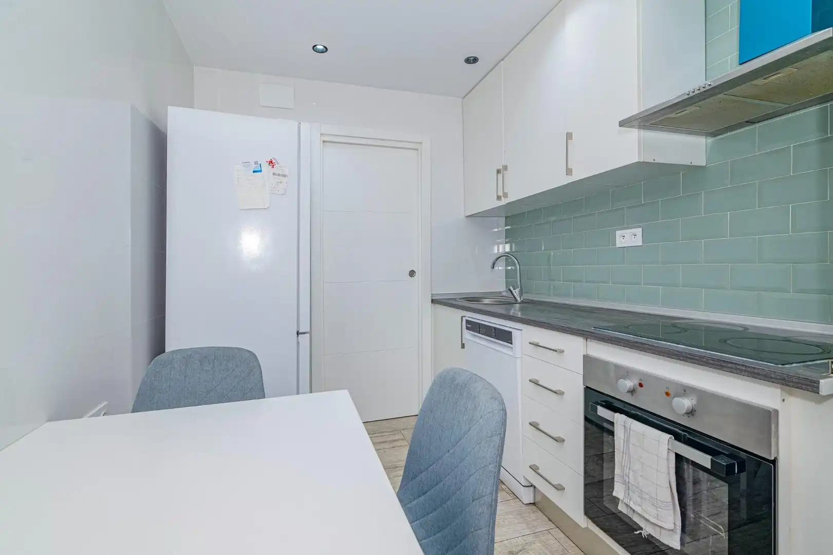 Cuina de Pis en venda en Granada amb Aire condicionat, Jardí privat i Terrassa