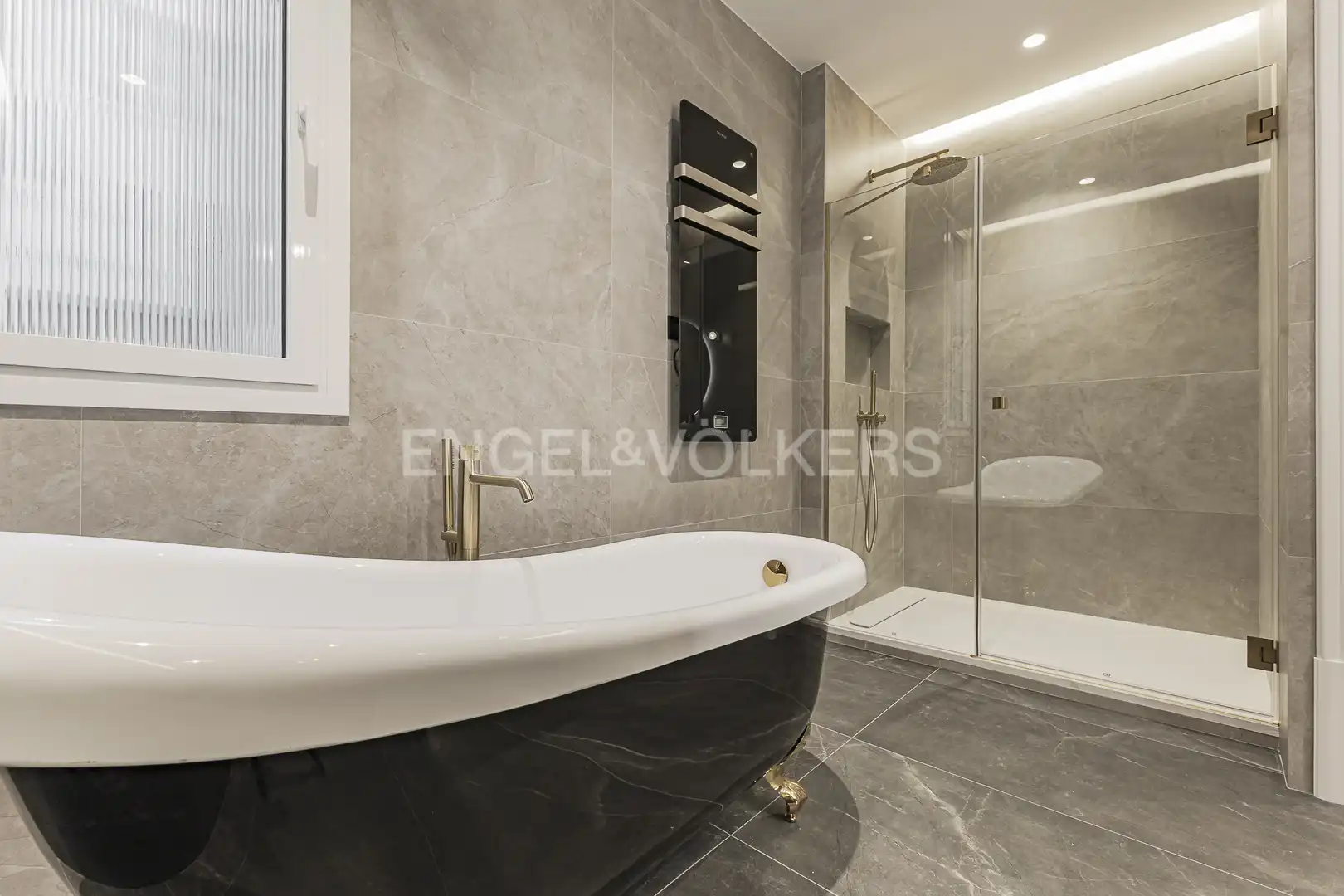 Baño de Piso de alquiler en Barcelona con Aire acondicionado, Calefacción y Parquet