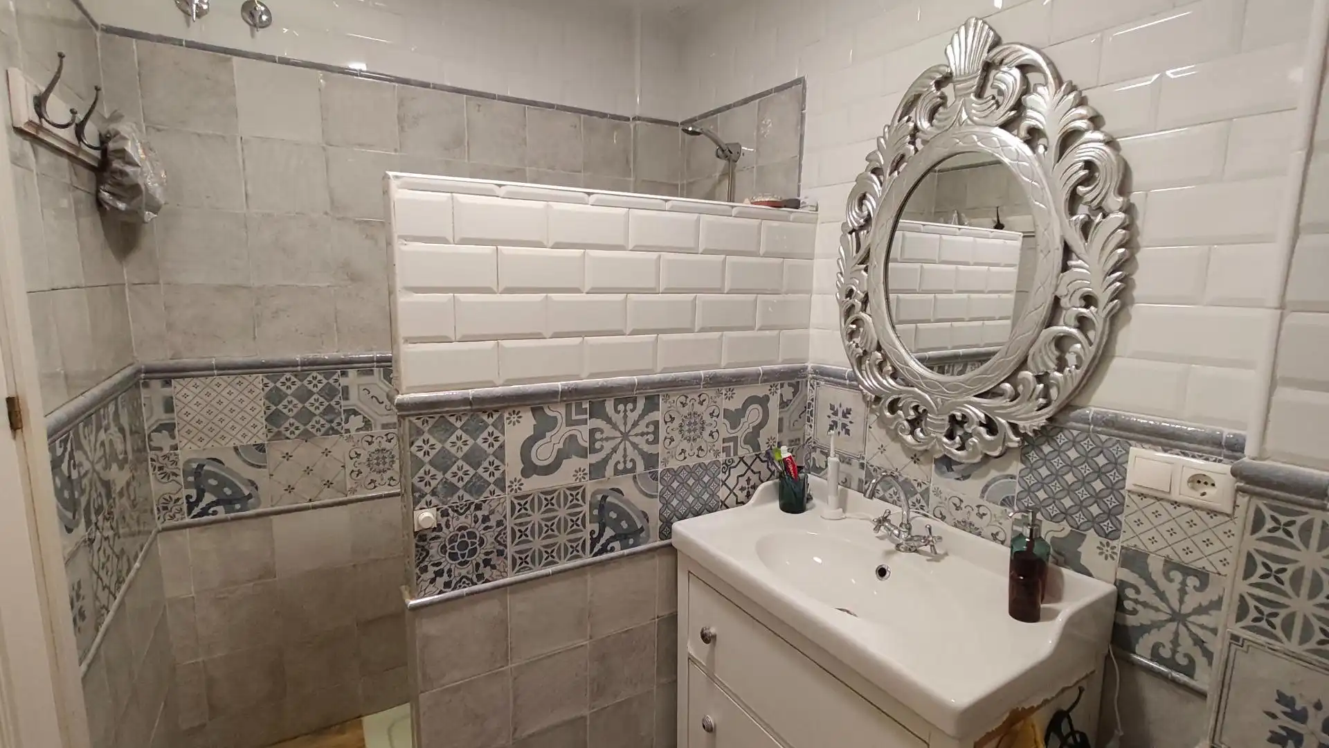 Bany de Casa adosada en venda en Puerto Real amb Aire condicionat, Jardí privat i Terrassa
