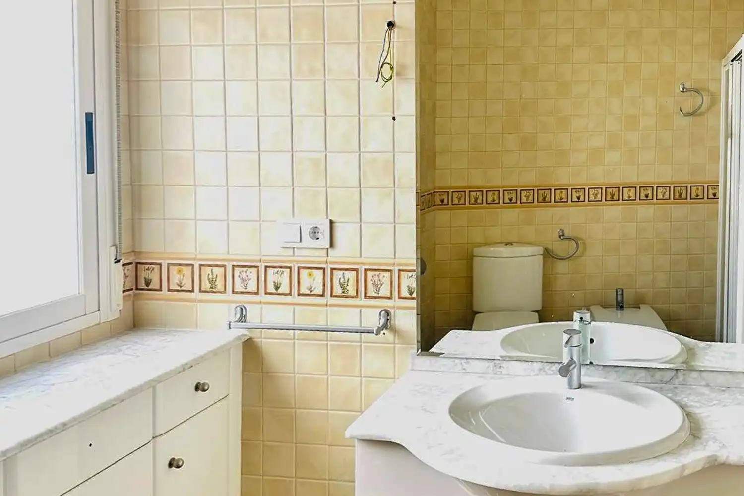 Baño de Casa o chalet en venta en Caudete de las Fuentes con Calefacción, Terraza y Trastero
