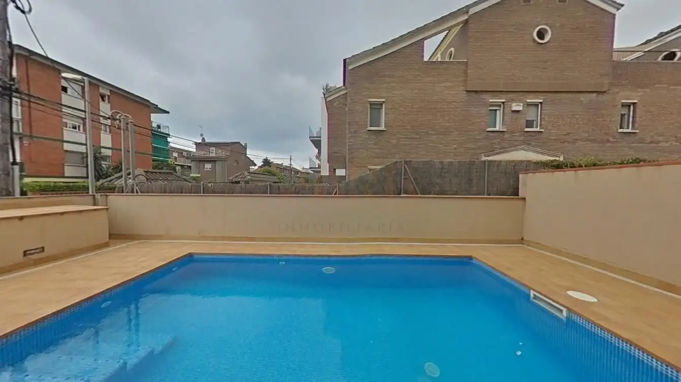Piscina de Piso en venta en Castelldefels con Piscina comunitaria