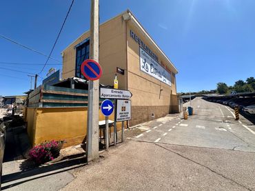 Locale commerciale in vendita a Zona Alta
