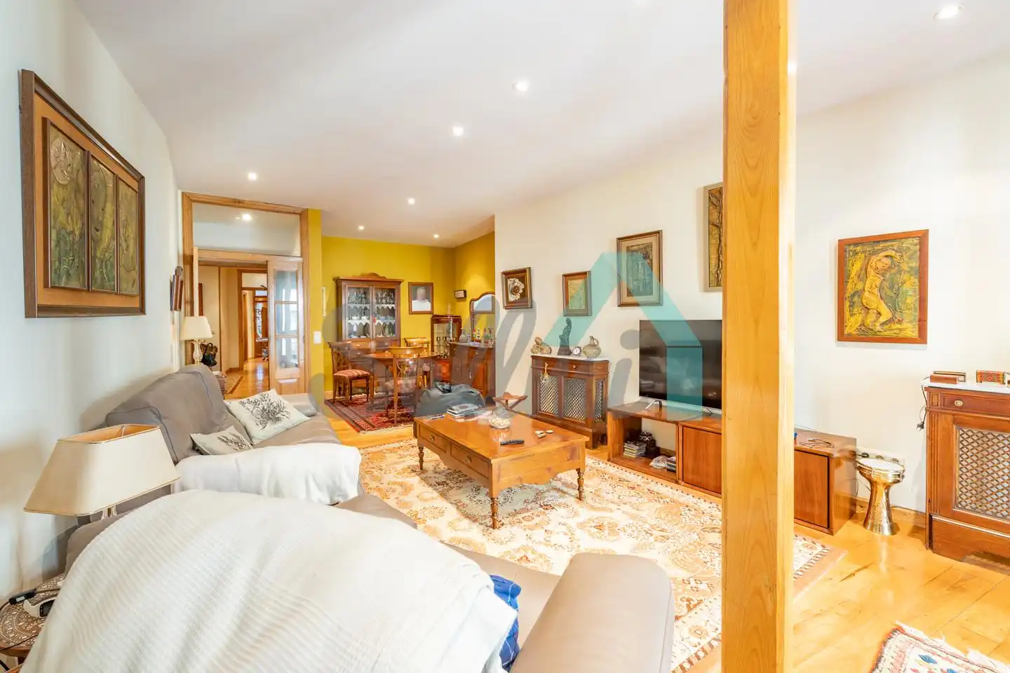 Living room of Flat for sale in Oviedo   with Heating, Parquet flooring and Terrace