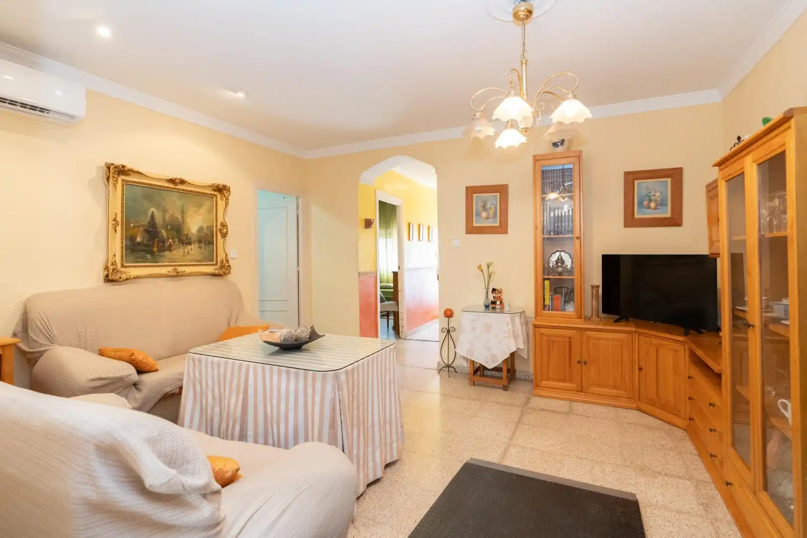 Sala d'estar de Casa o xalet en venda en Motril amb Aire condicionat i Terrassa