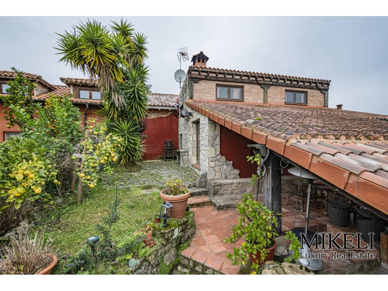 Exterior view of House or chalet for sale in Val de San Vicente   with Heating, Private garden and Terrace