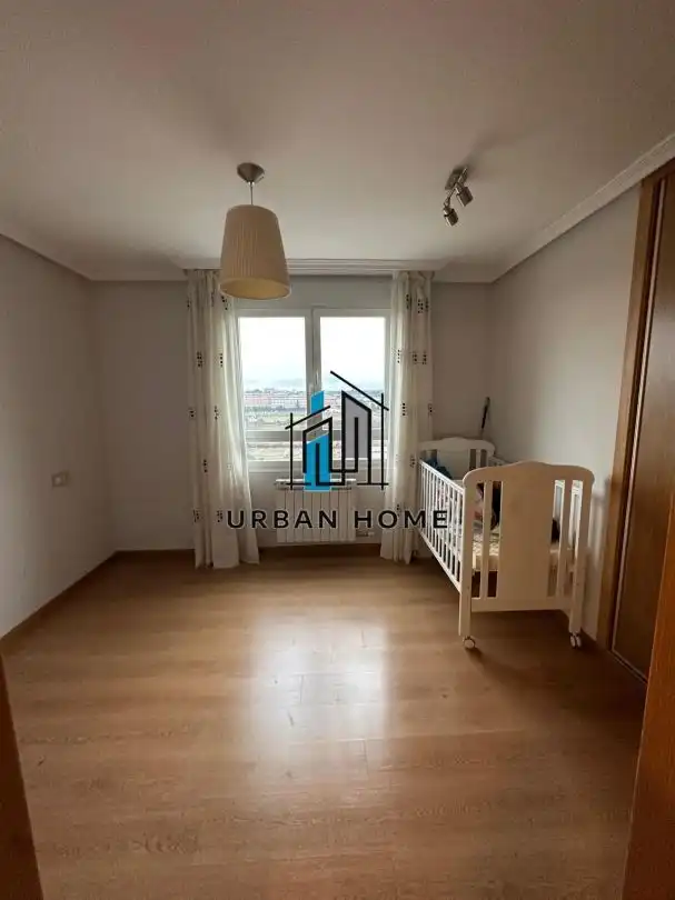 Piso en venta en María Moliner, Armunia