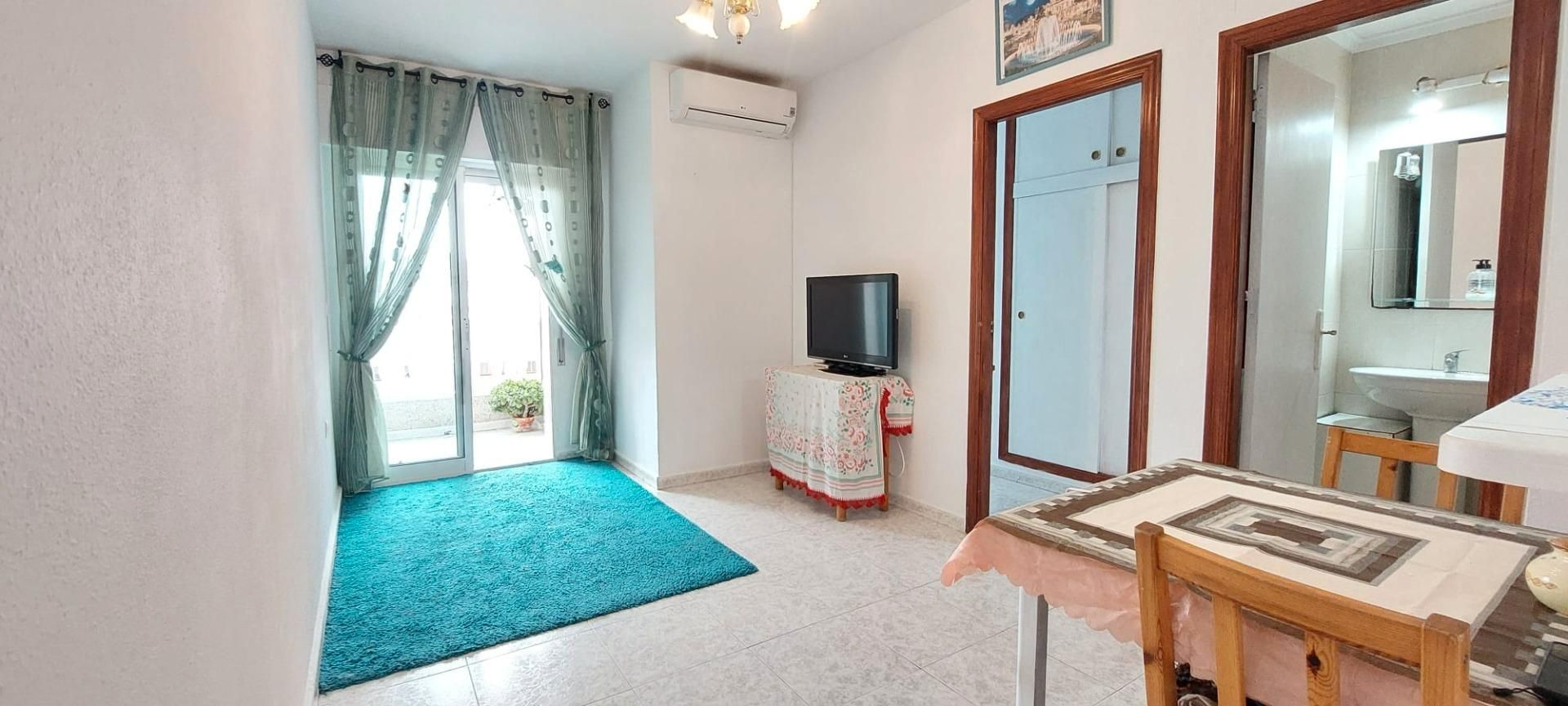 Living room of Flat for sale in Torrevieja  with Terrace and Furnished