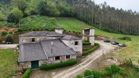 Casa rústica con 4,6 hectáreas de terreno en Mondoñedo