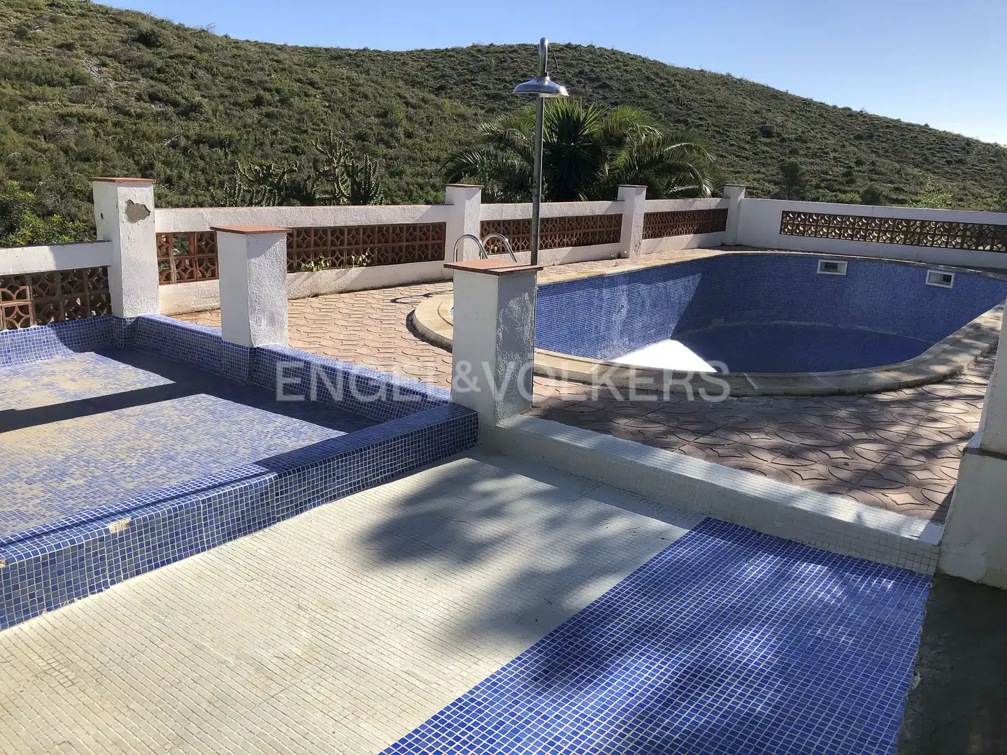 Piscina de Edificio en venta en Vilanova i la Geltrú
