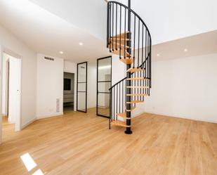 Duplex for sale in  Madrid Capital  with Air Conditioner and Heating