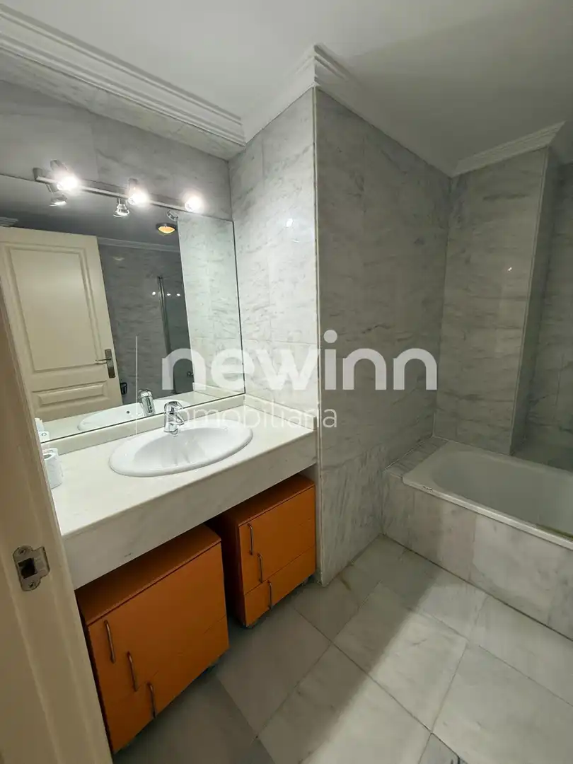 Badezimmer von Maisonette zur Miete in Córdoba mit Klimaanlage und Heizung