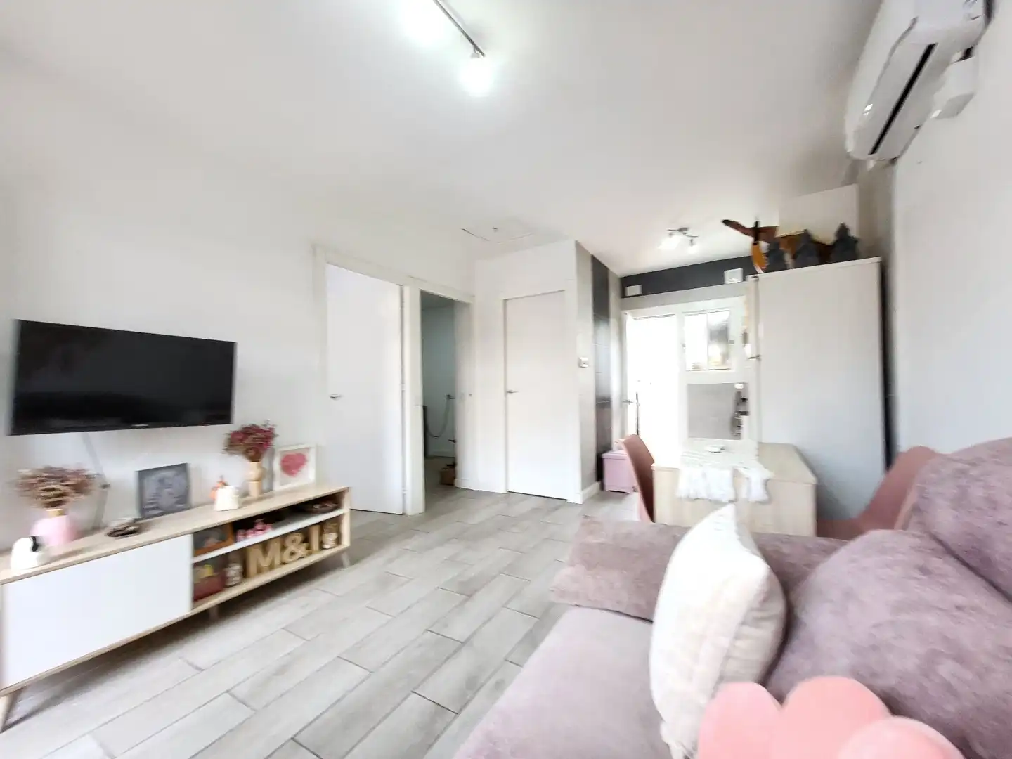 Sala de estar de Casa adosada en venta en Esparreguera con Aire acondicionado, Calefacción y Jardín privado