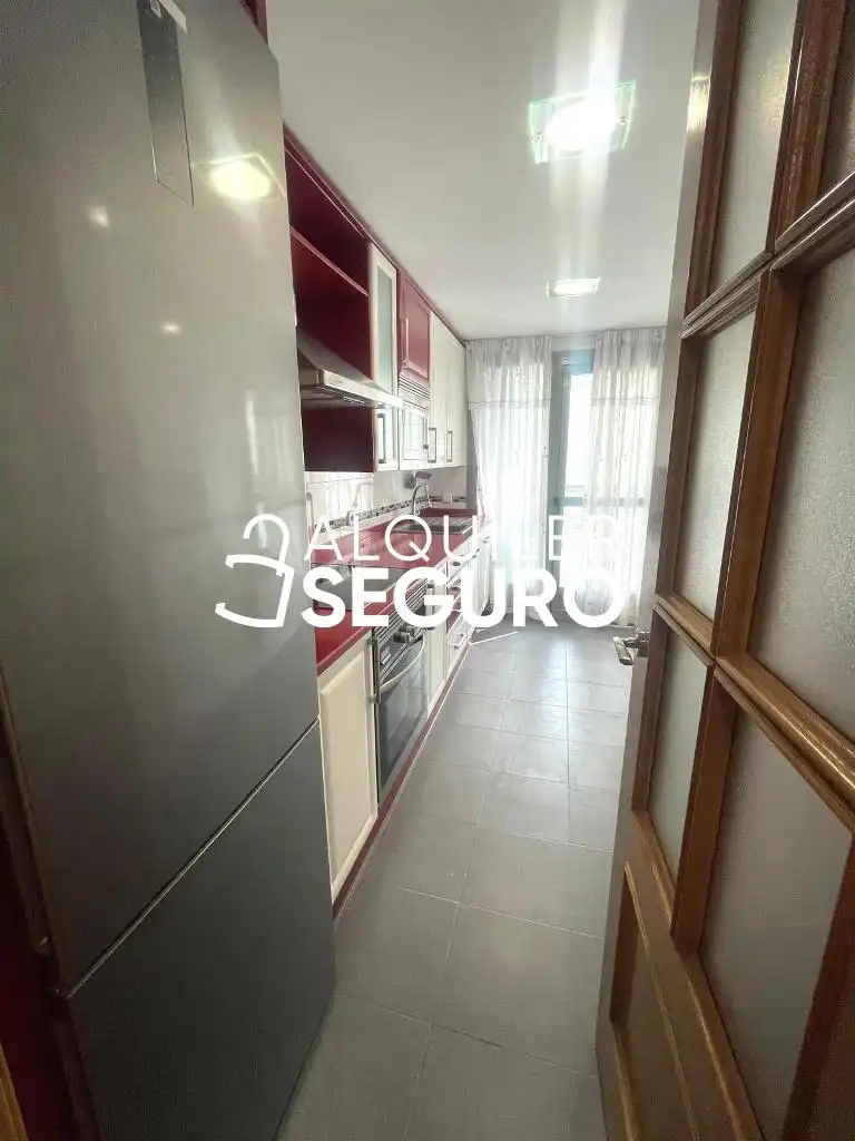Flat for rent in de José Arcones Gil, Pueblo Nuevo