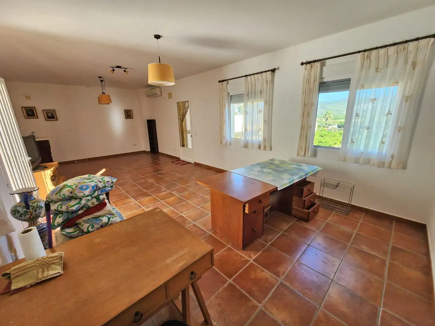 Wohnzimmer von Country house zum Verkauf in Tormos mit Privatgarten und Terrasse