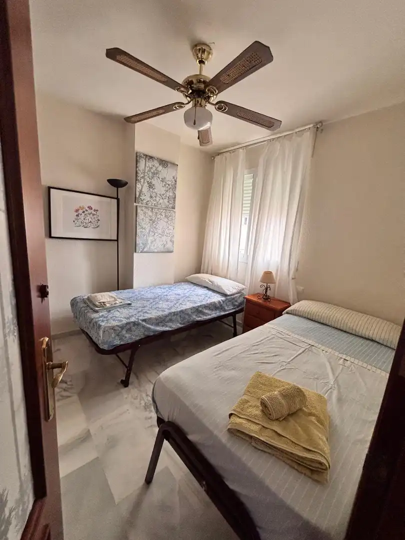 Dormitori de Apartament en venda en Marbella amb Aire condicionat, Terrassa i Moblat