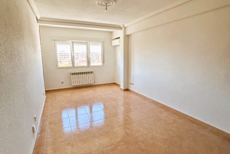 Foto 1 de Piso de alquiler en Avenida de Betanzos, Pilar, Madrid