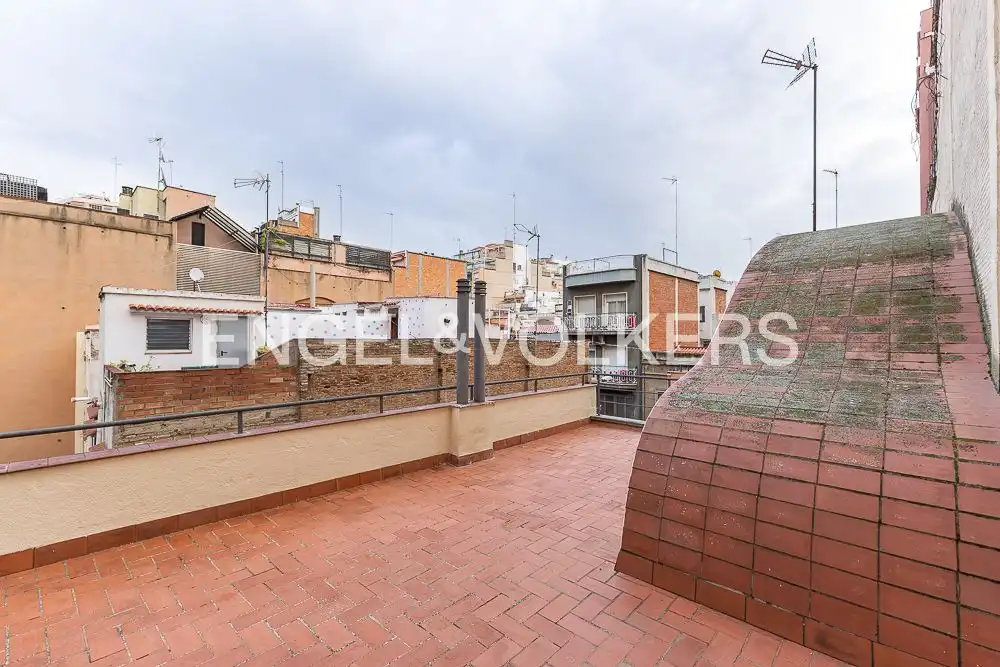 Terrassa de Casa o xalet en venda en L'Hospitalet de Llobregat amb Aire condicionat, Calefacció i Parquet