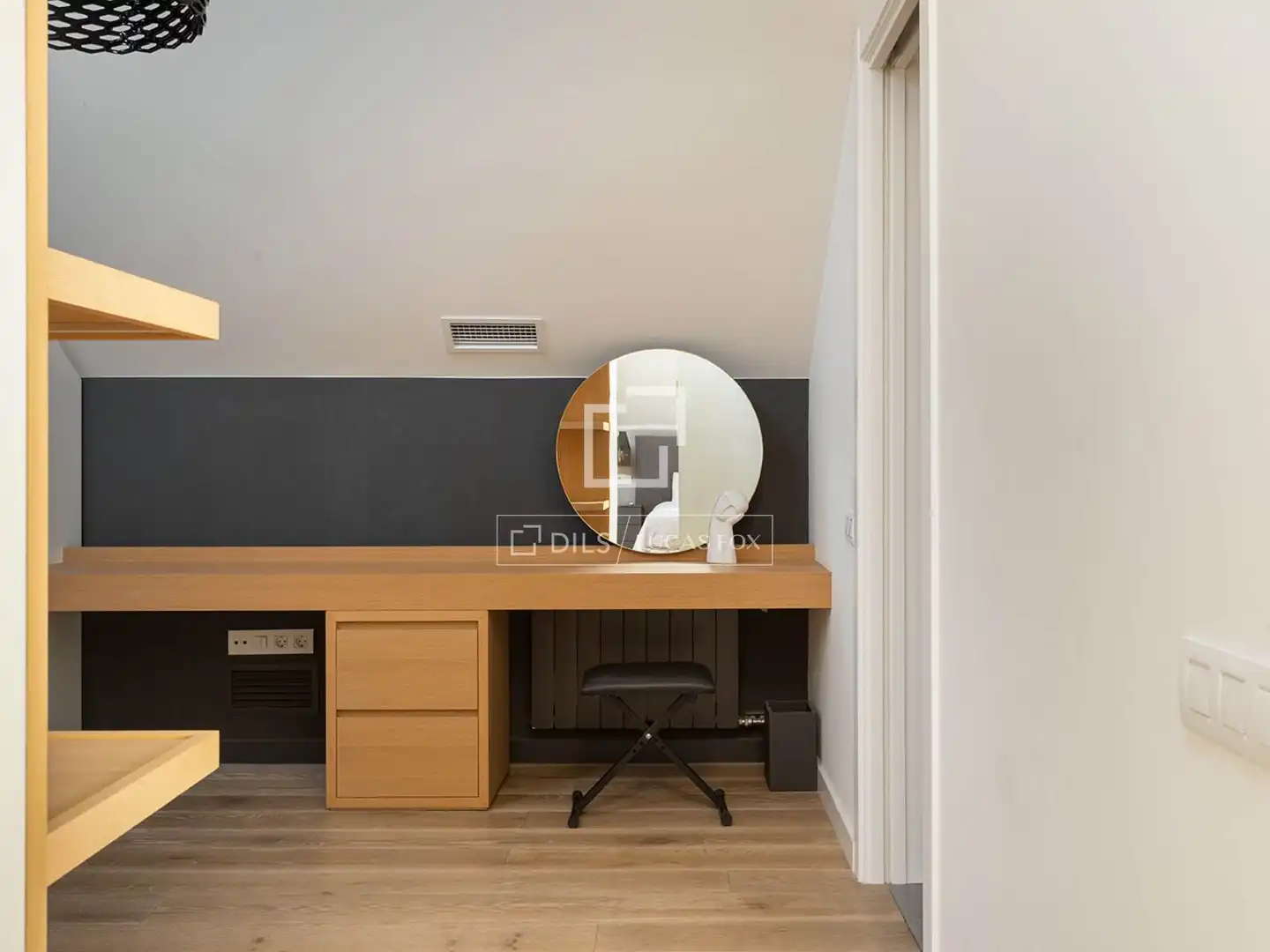Schlafzimmer von Wohnung zum Verkauf in Barcelona mit Klimaanlage und Terrasse