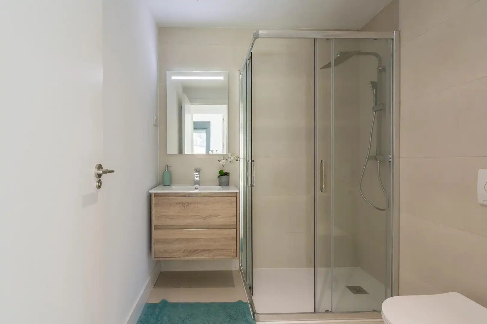Bathroom of Flat for sale in Fuengirola  with Air Conditioner, Heating and Private garden