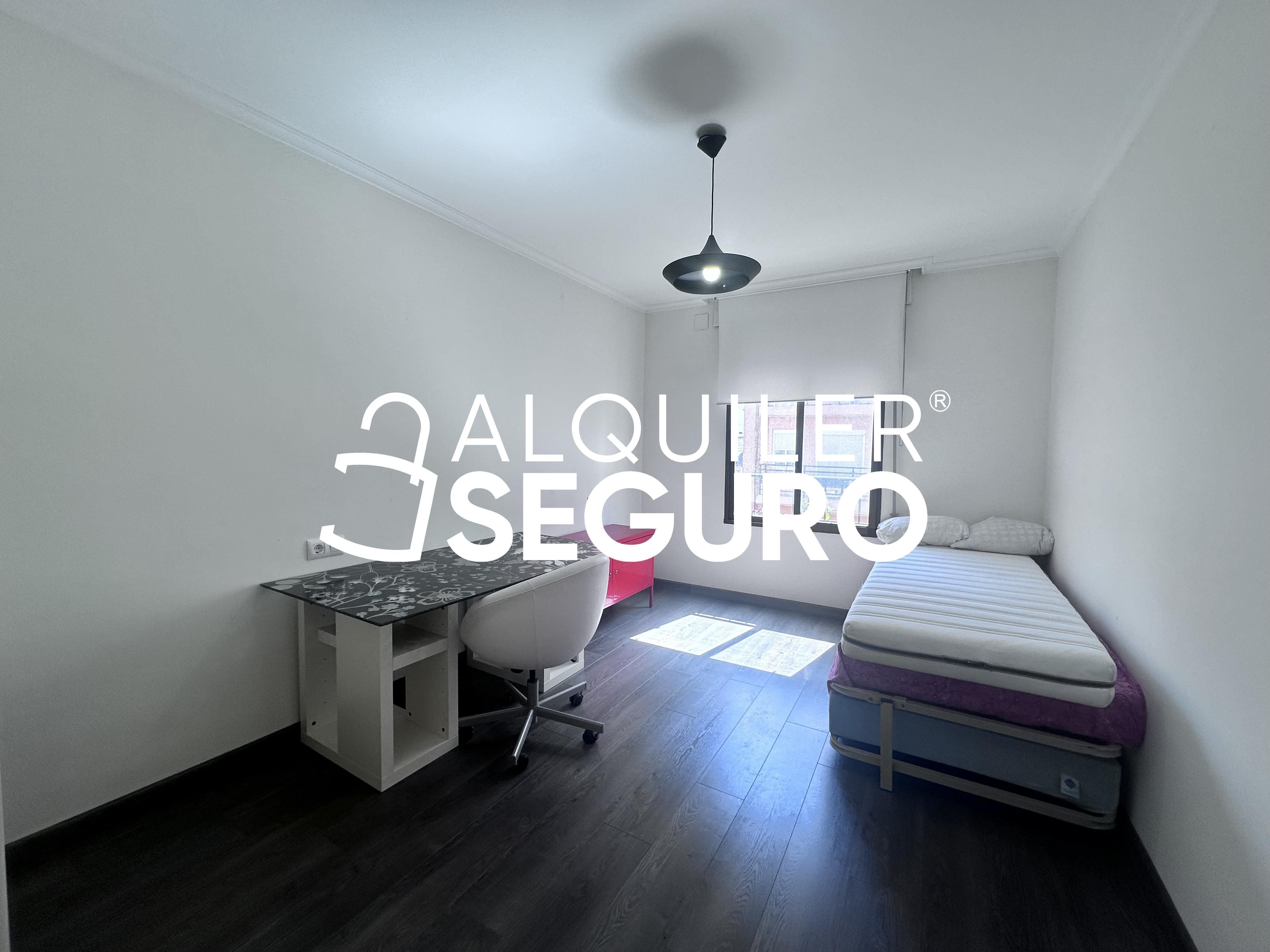 Dormitori de Pis de lloguer en  Valencia Capital amb Aire condicionat, Calefacció i Moblat