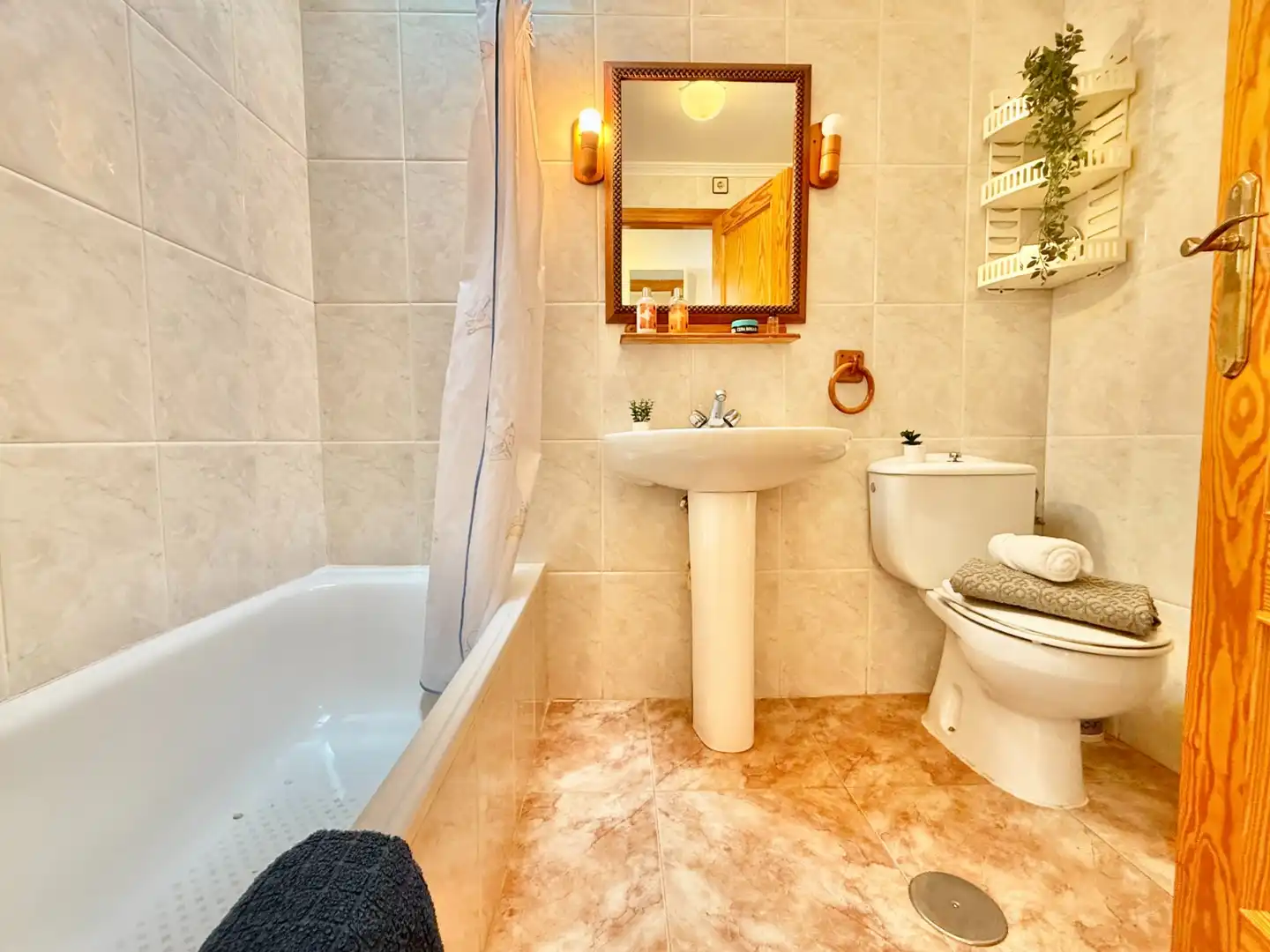 Bany de Casa o xalet en venda en San Pedro del Pinatar amb Jardí privat, Terrassa i Rentadora