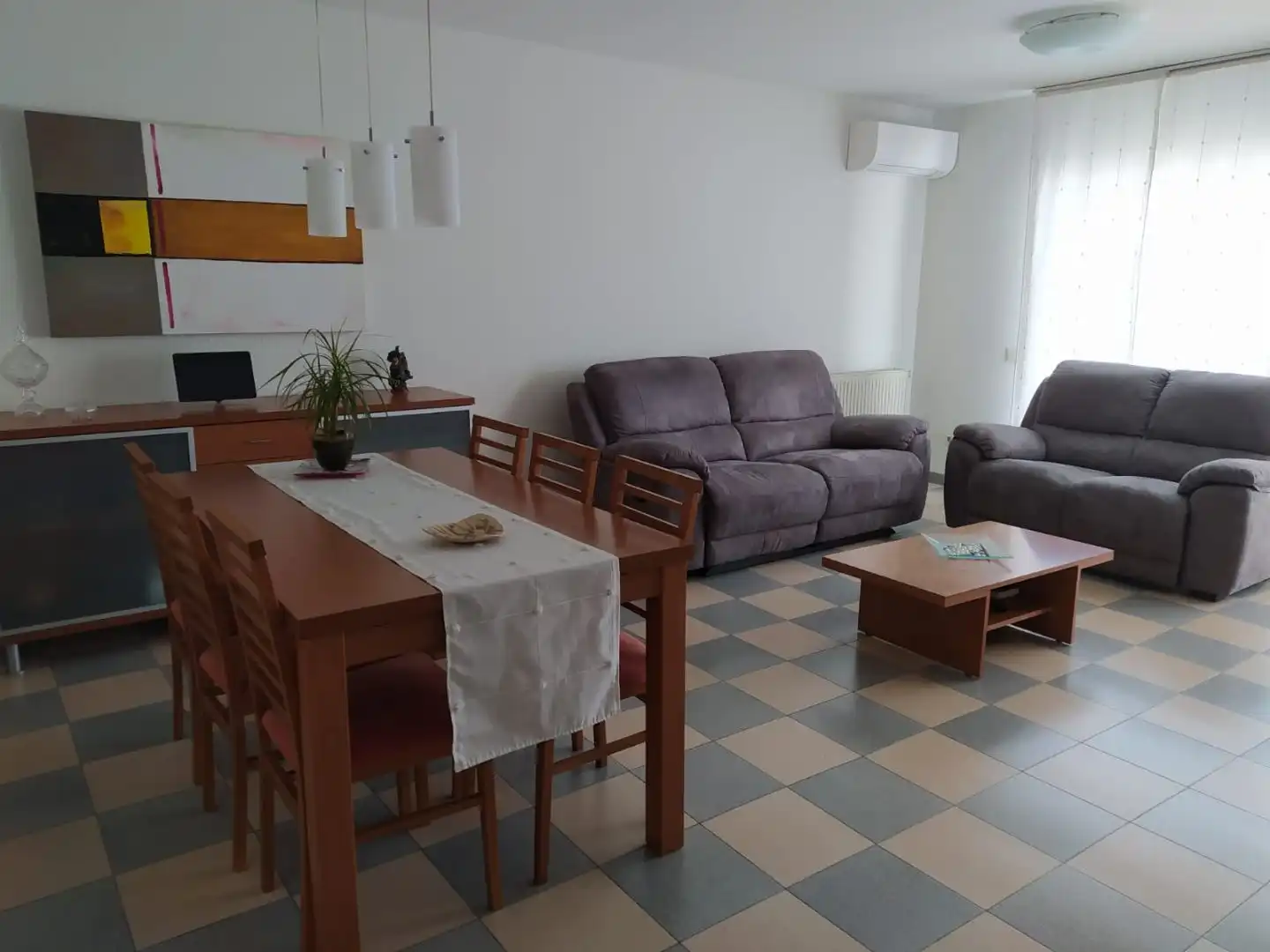 Sala d'estar de Casa o xalet en venda en Sant Vicenç de Castellet amb Aire condicionat, Terrassa i Balcó