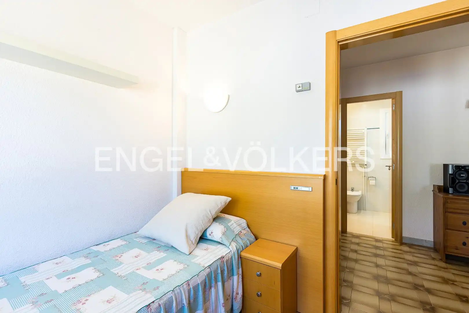 Bedroom of Houses for sale in Roda de Berà  with Air Conditioner, Heating and Private garden