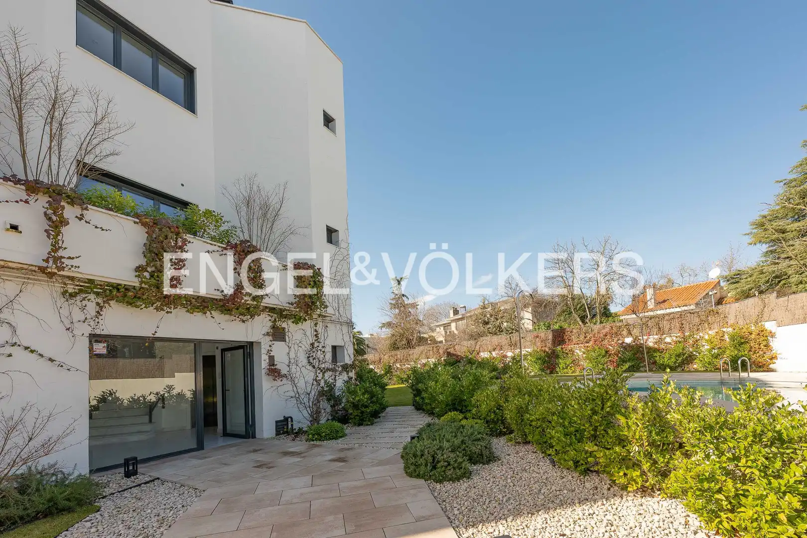 Vista exterior de Casa o chalet en venta en Madrid con Aire acondicionado, Calefacción y Jardín privado