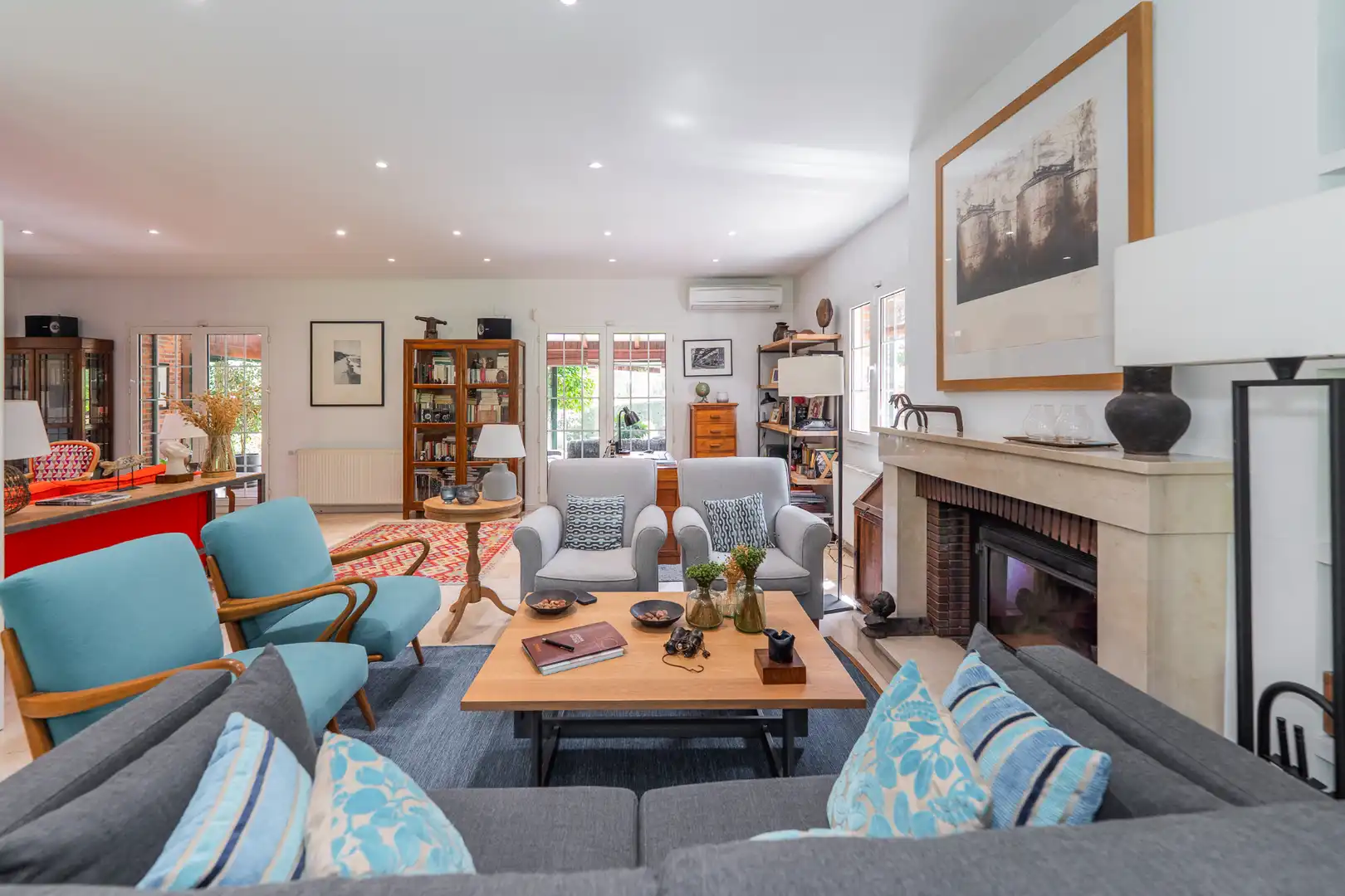 Living room of Houses for sale in Madrid  with Air Conditioner, Private garden and Swimming Pool