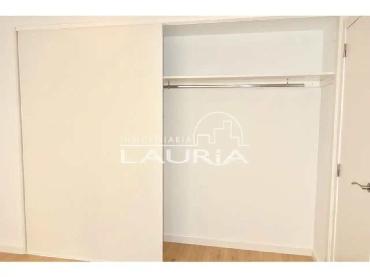 Habitación de Piso de alquiler en Valencia con Aire acondicionado y Terraza