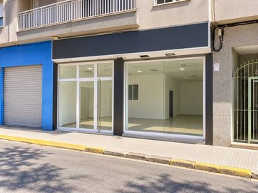 Locale commerciale in vendita a Calle Gabriel Miro 36