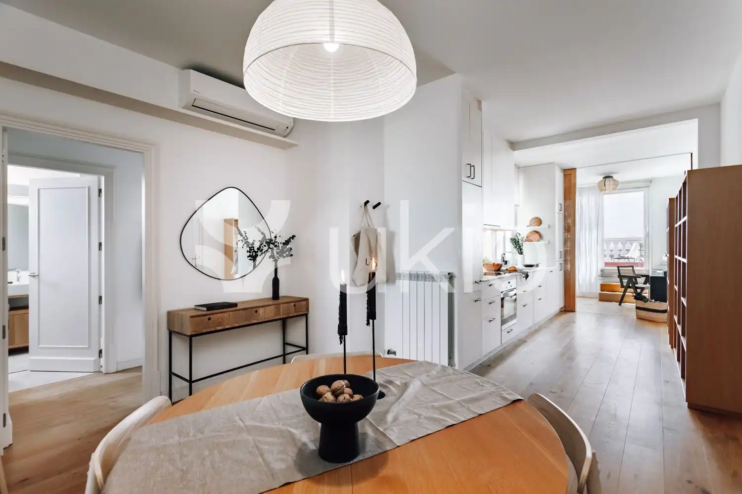 Comedor de Apartamento de alquiler en Barcelona con Aire acondicionado, Calefacción y Terraza