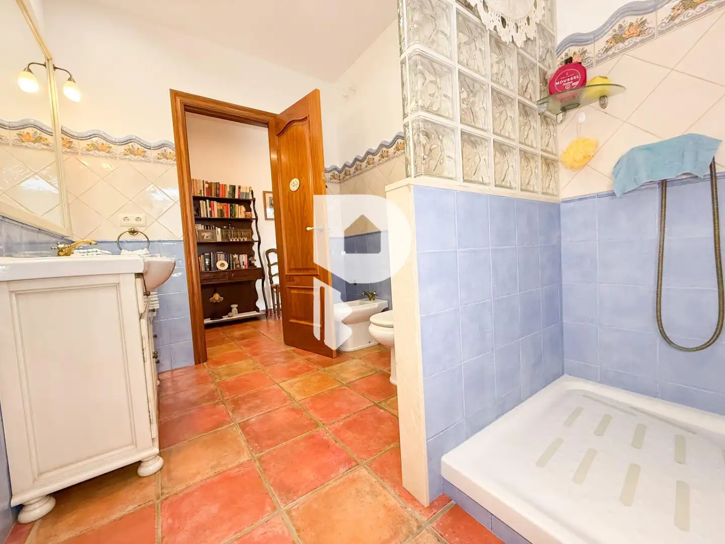 Bathroom of Houses for sale in Rubí  with Private garden, Terrace and Balcony