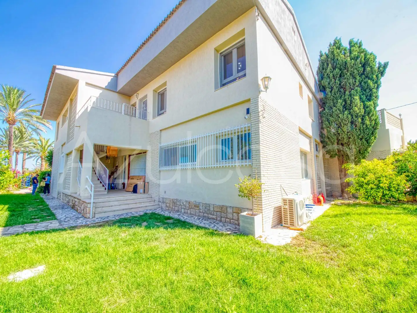 Vista exterior de Casa o xalet en venda en Sant Joan d'Alacant amb Aire condicionat, Calefacció i Jardí privat