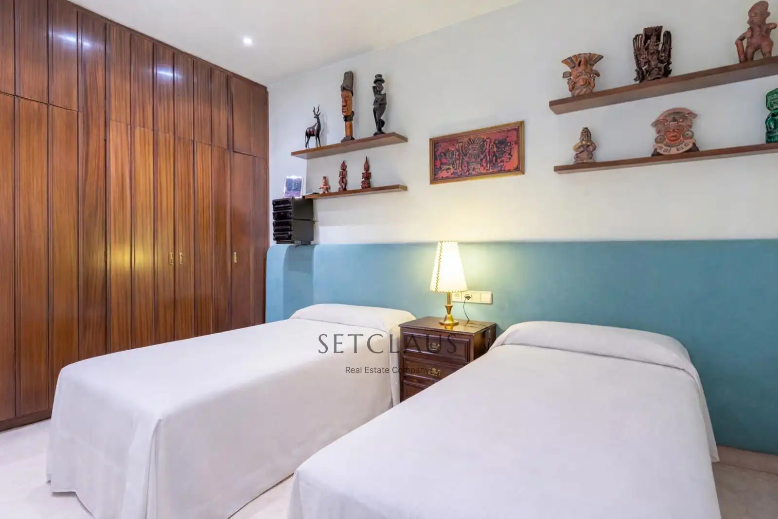 Schlafzimmer von Dachboden zum Verkauf in Badalona mit Heizung, Terrasse und Alarm