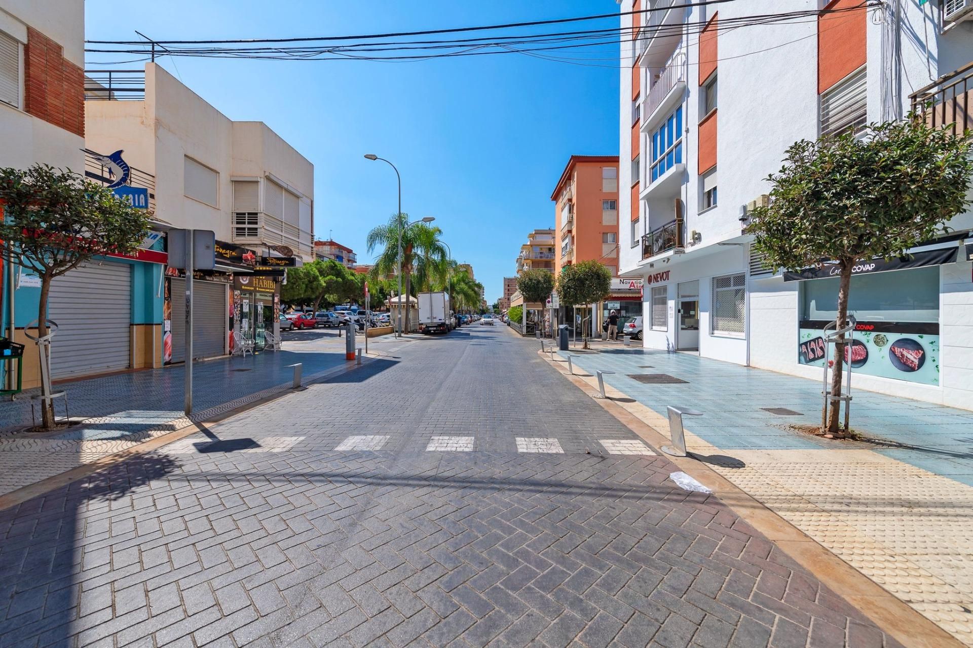 Vista exterior de Pis en venda en Vélez-Málaga amb Balcó