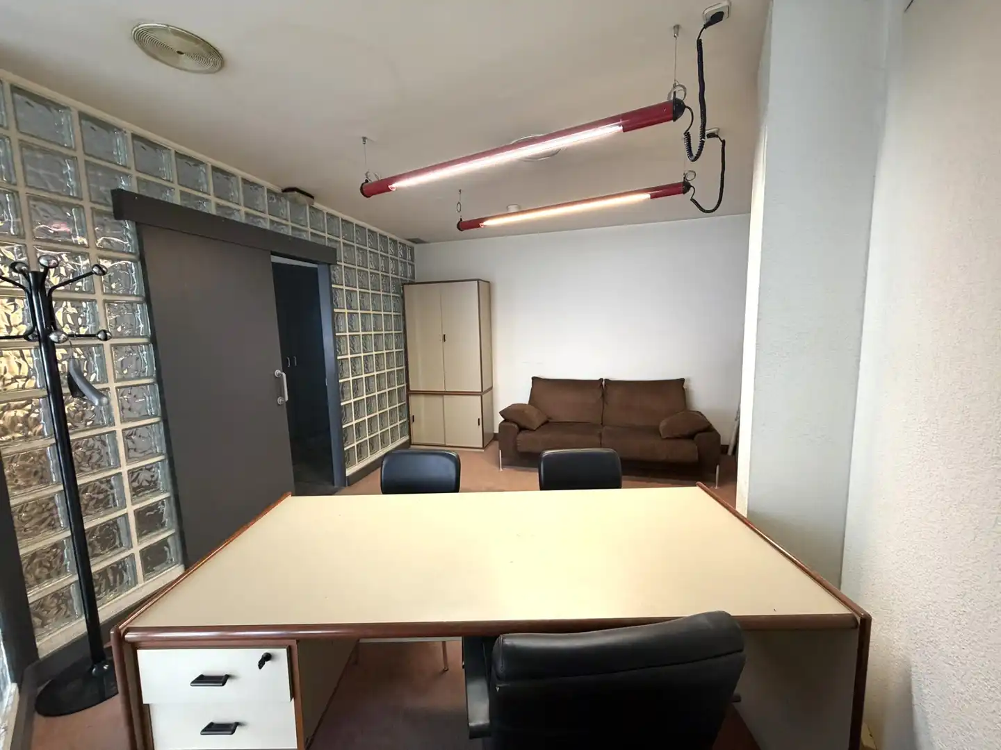 Geschaftsraum zur Miete in Lleida mit Heizung, Möbliert und Internet