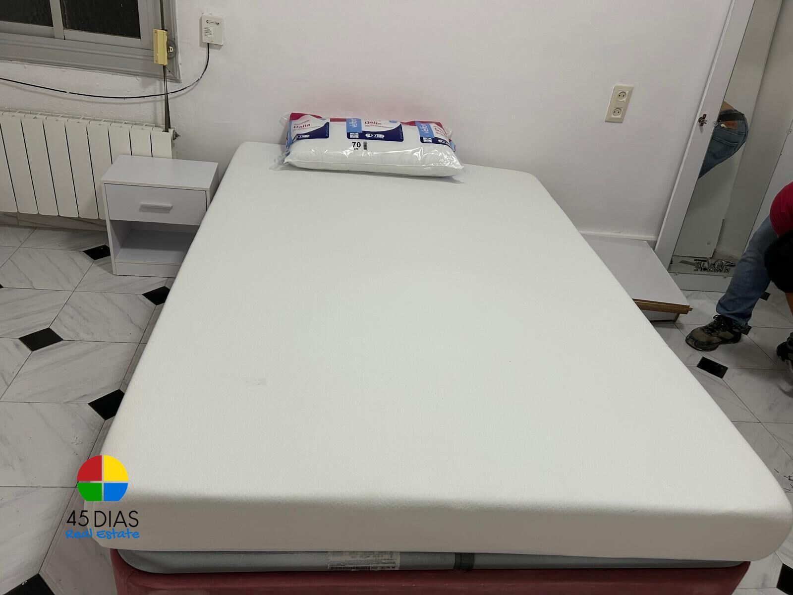 Dormitori de Pis de lloguer en Terrassa amb Aire condicionat, Terrassa i Moblat